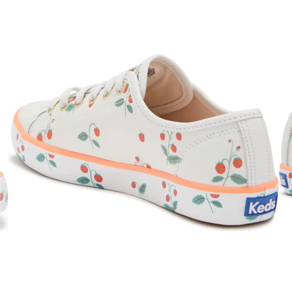 Size 8 strawberry Keds